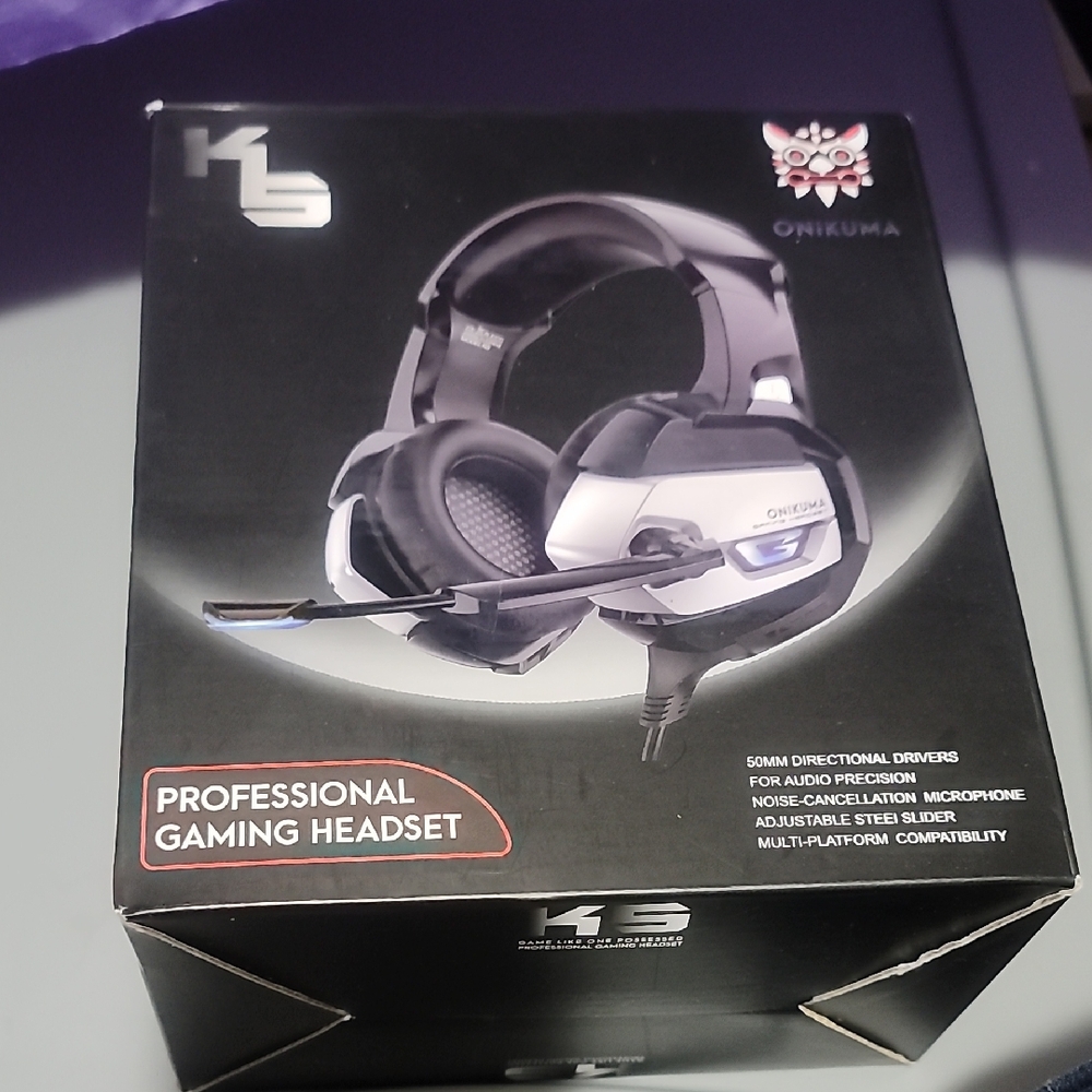 ONIKUMA Over-Ear Headphones - Black and Silver